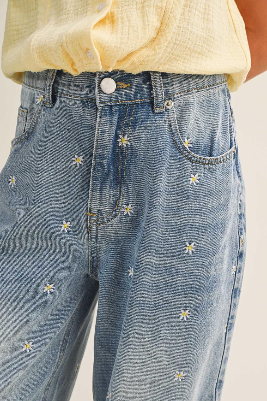 Embroidered Barrel Jeans // wild daisies