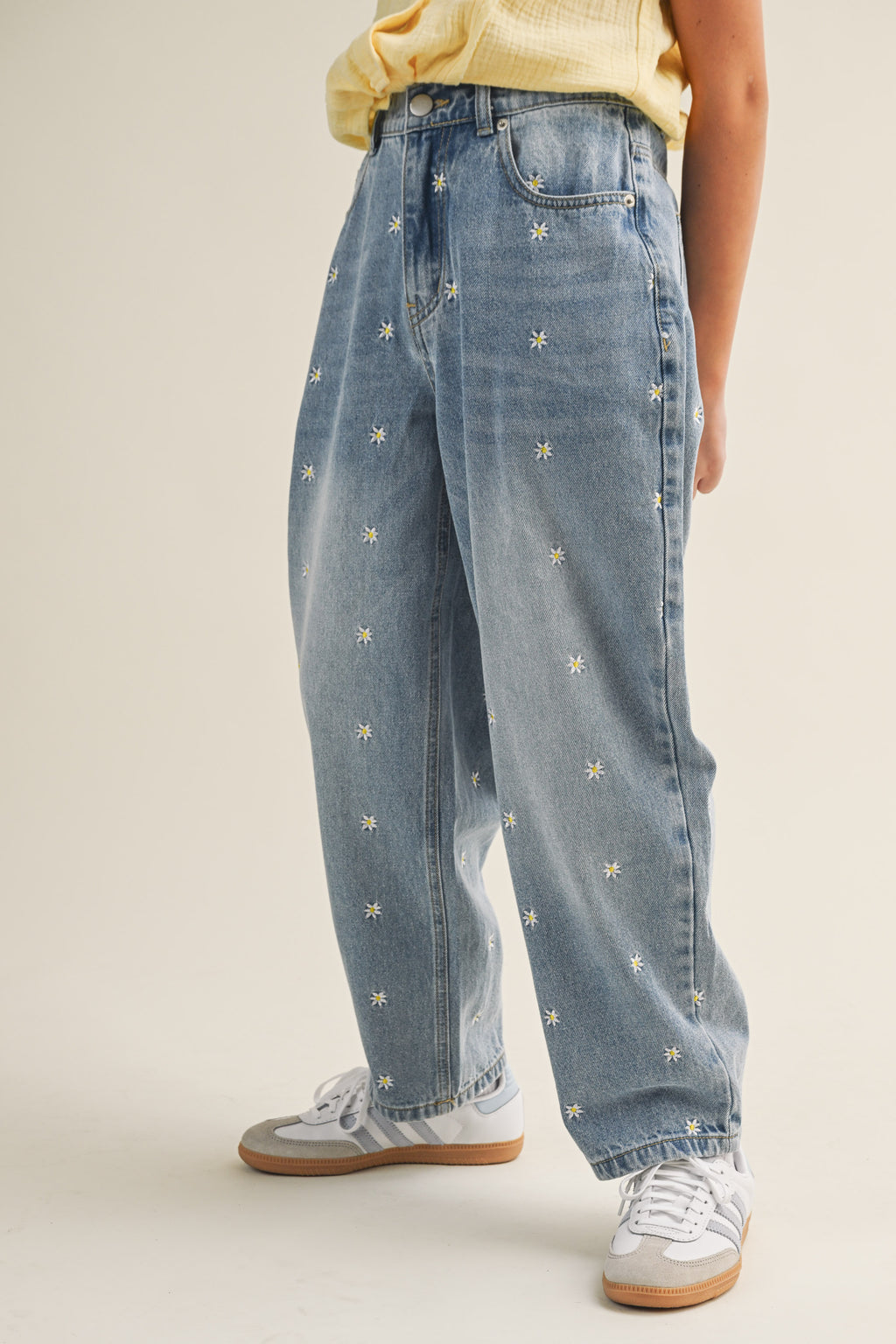 Embroidered Barrel Jeans // wild daisies